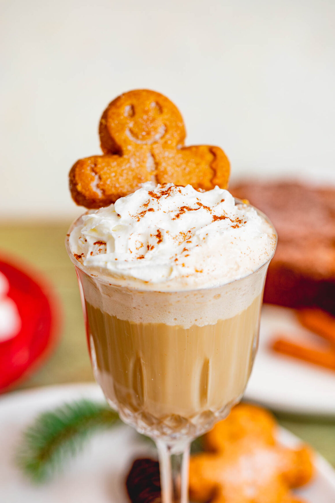 Gingerbread latte is a delicious and indulgent drink that combines the classic flavors of gingerbread with the smooth, creamy texture of a latte.
