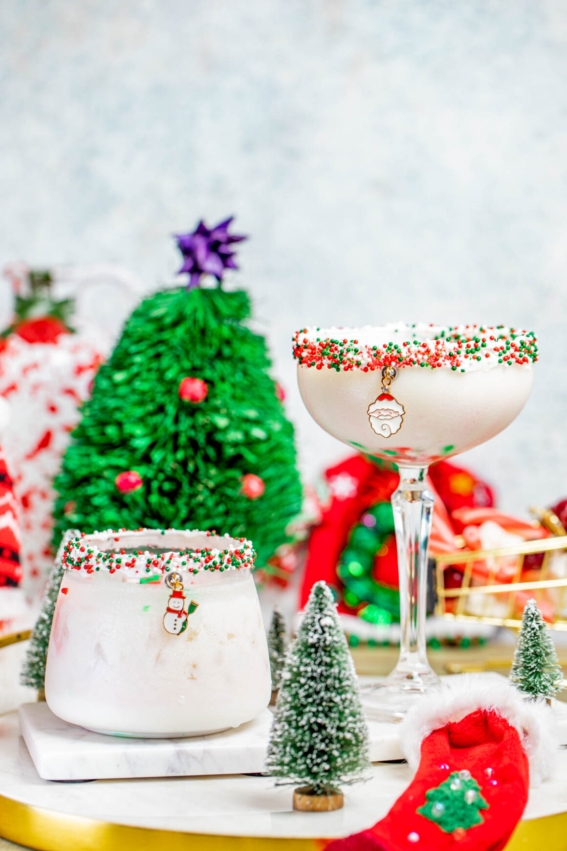 It is a festive and tasty cocktail inspired by the classic taste of sugar cookies. 