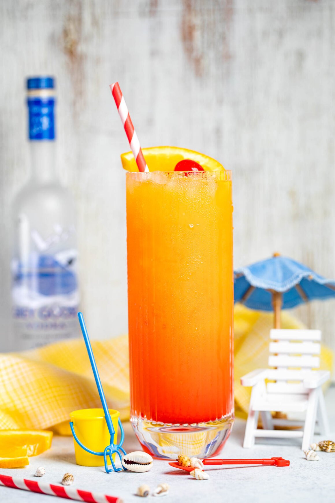 Sex on the Beach is another classic beach cocktail recipe that you must try on your next vacation, the combination of fruit juice with peach liqueur will make your sense of taste explode!
