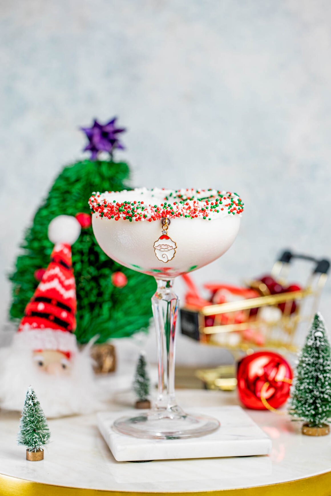 The holiday season calls for indulgence and this delicious Sugar Cookie Martini is a perfect gift to complement your holiday gatherings!

