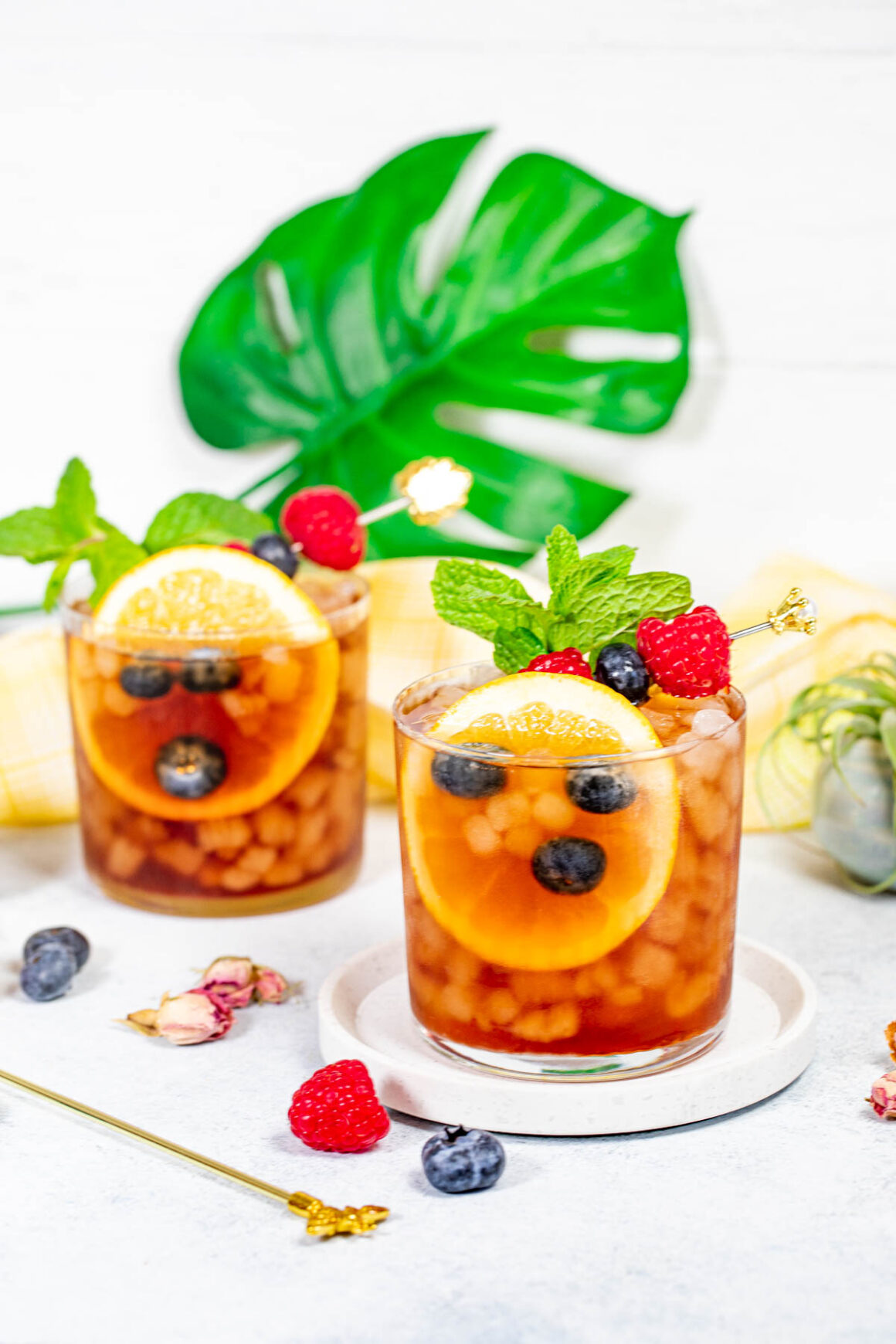 short glasses with red iced tea recipe