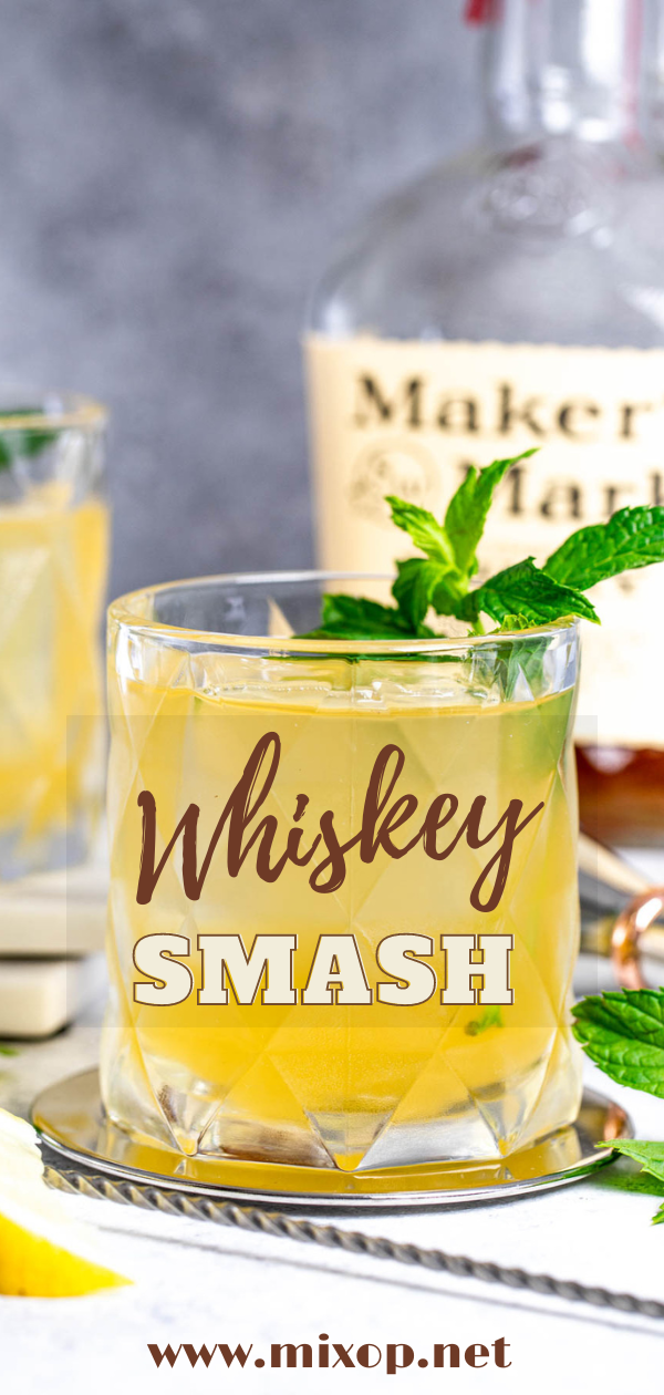 Whiskey Smash is a recipe for lovers and non-lovers of this distillate, it is simple but with a lot of flavors!

